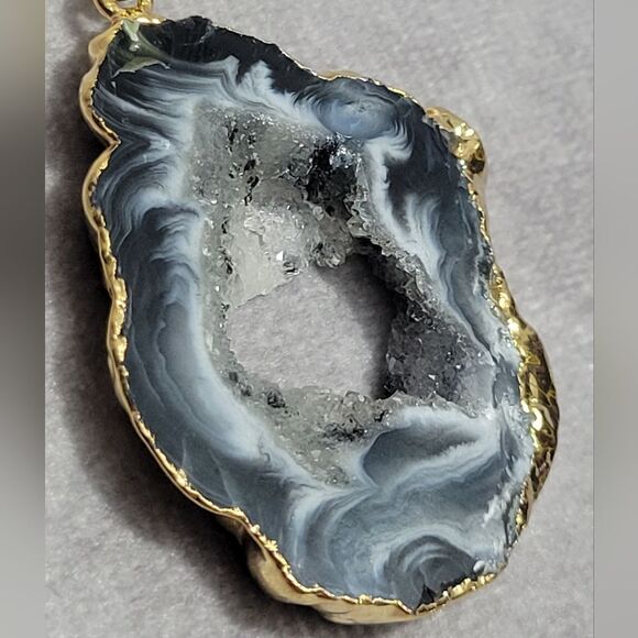 Geode Amethyst Pendant - Picture 13 of 16